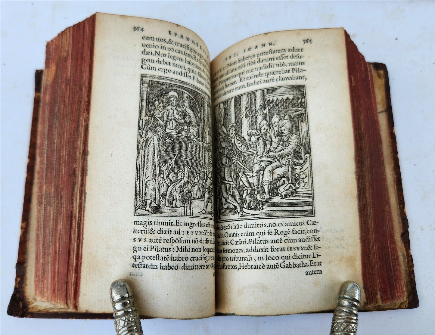 1549 BIBLE in LATIN ILLUSTRATED w/ 108 WOODCUTS antique RARE pocket size