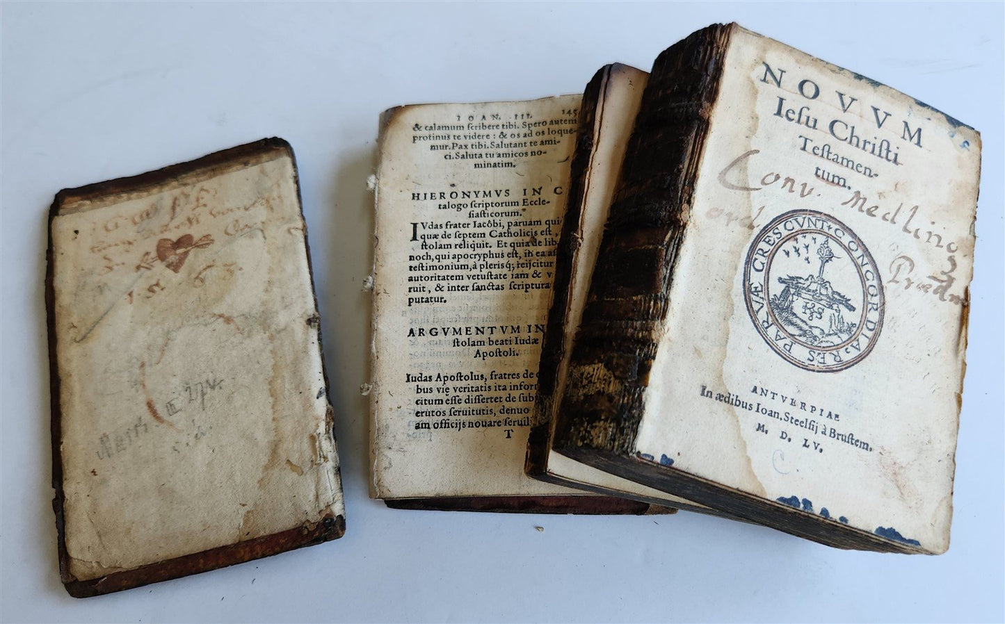 1555 BIBLE in LATIN NEW TESTAMENT ILLUSTRATED antique RARE POCKET SIZE EDITION