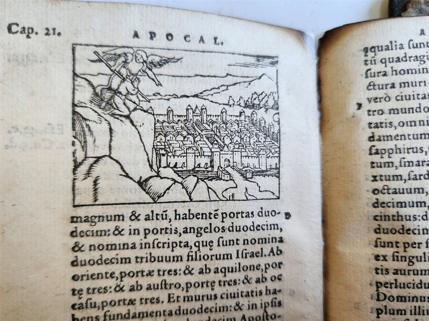 1555 BIBLE in LATIN NEW TESTAMENT ILLUSTRATED antique RARE POCKET SIZE EDITION