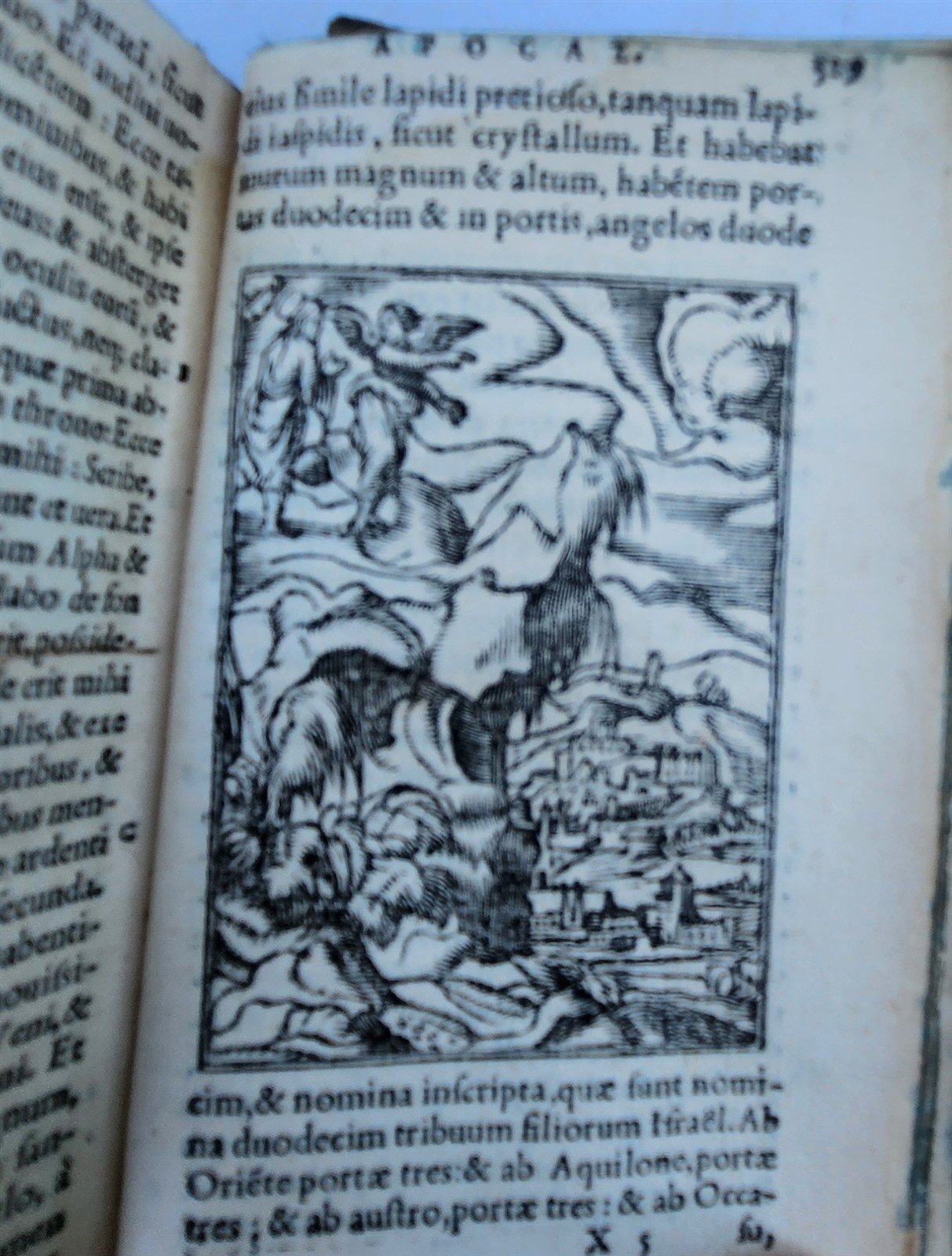 1551 BIBLE in LATIN ILLUSTRATED w/ 108 WOODCUTS antique RARE pocket size VELLUM