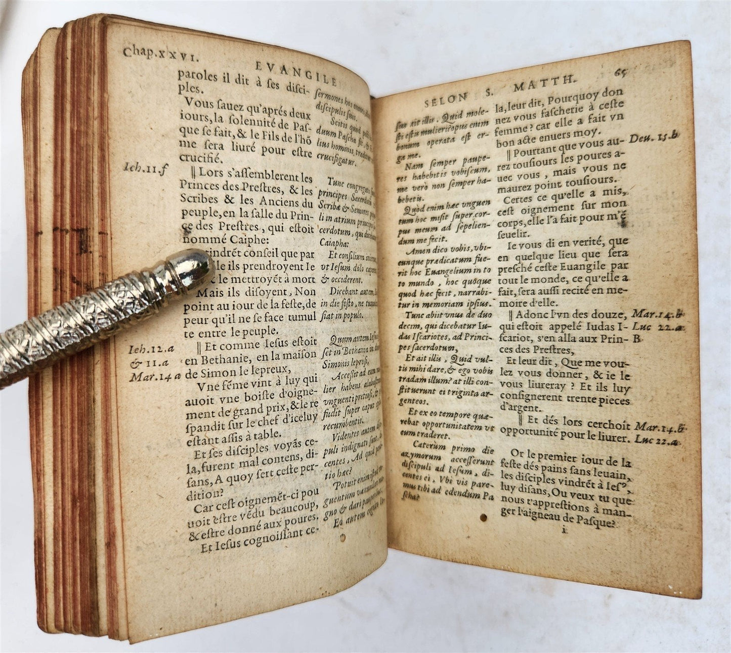 1565 BIBLE in FRENCH antique RARE pocket size SANCTUM IESU CHRISTI EVANGELIUM