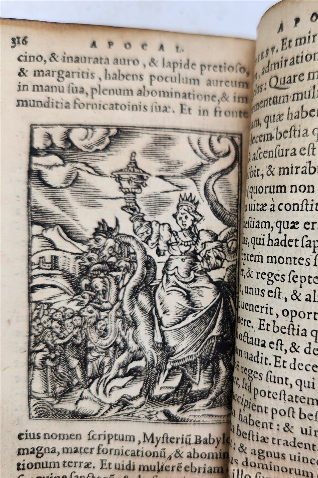 1530s BIBLE in LATIN GRYPHIUS ILLUSTRATED antique RARE pocket size