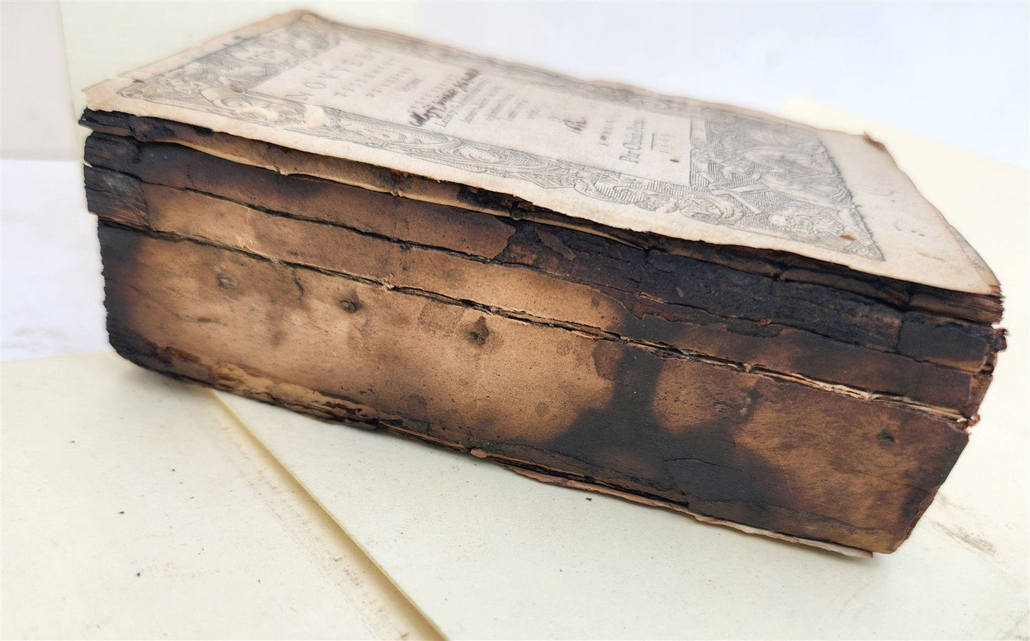 1565 BIBLE in FRENCH ILLUSTRATED antique RARE pocket size LE NOUVEAU TESTAMENT