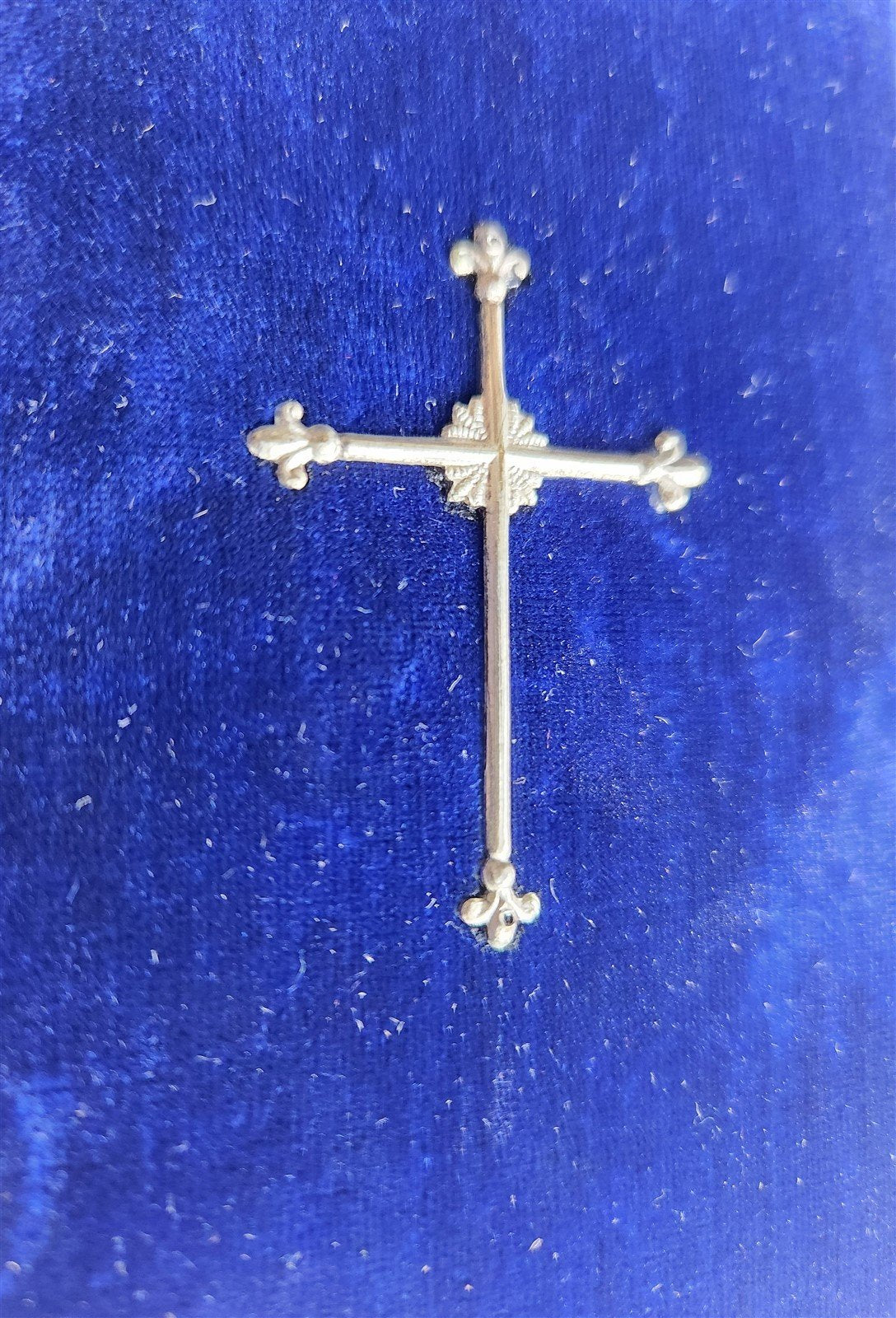 1876 PRAYER BOOK in GERMAN antique VELVET w/ SILVER EDGES BINDING