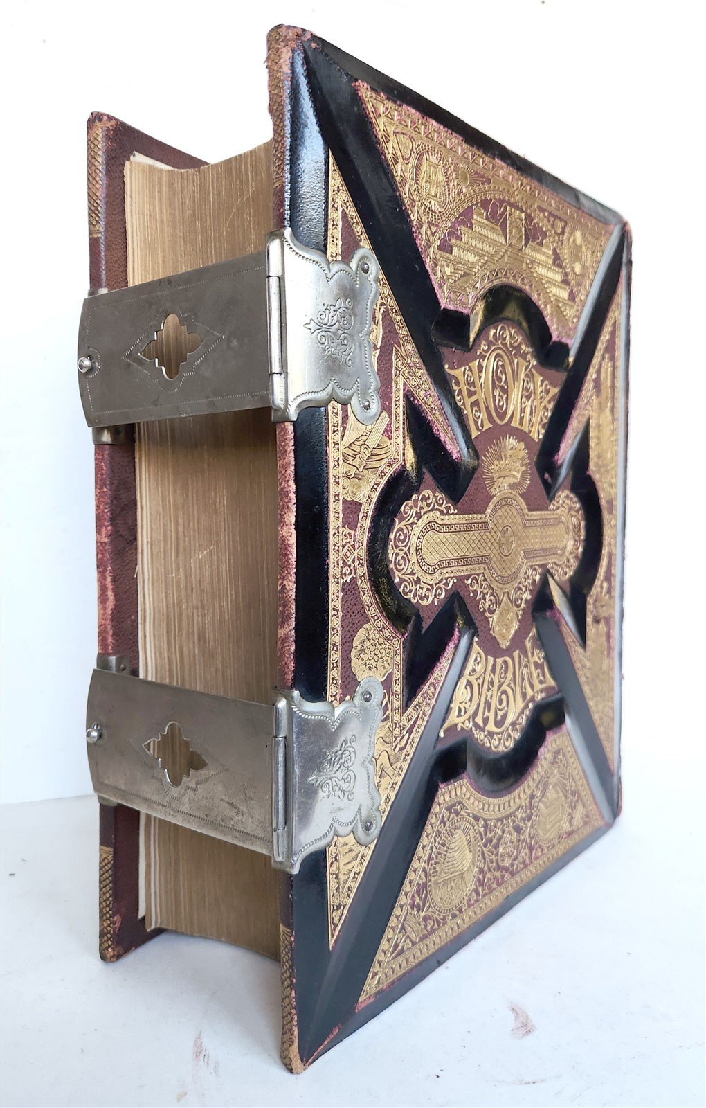 1900 BIBLE in ENGLISH ANTIQUE VICTORIAN MASSIVE FOLIO GUSTAVE DORE ILLUSTRATED