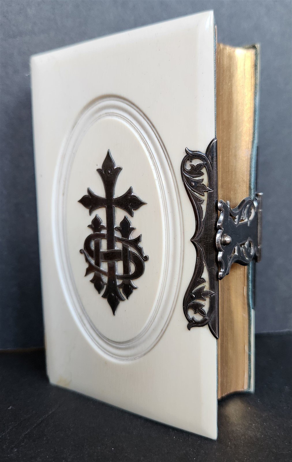 1872 COMMON PRAYER BOOK in ENGLISH antique SILVER DECORATED BINDING