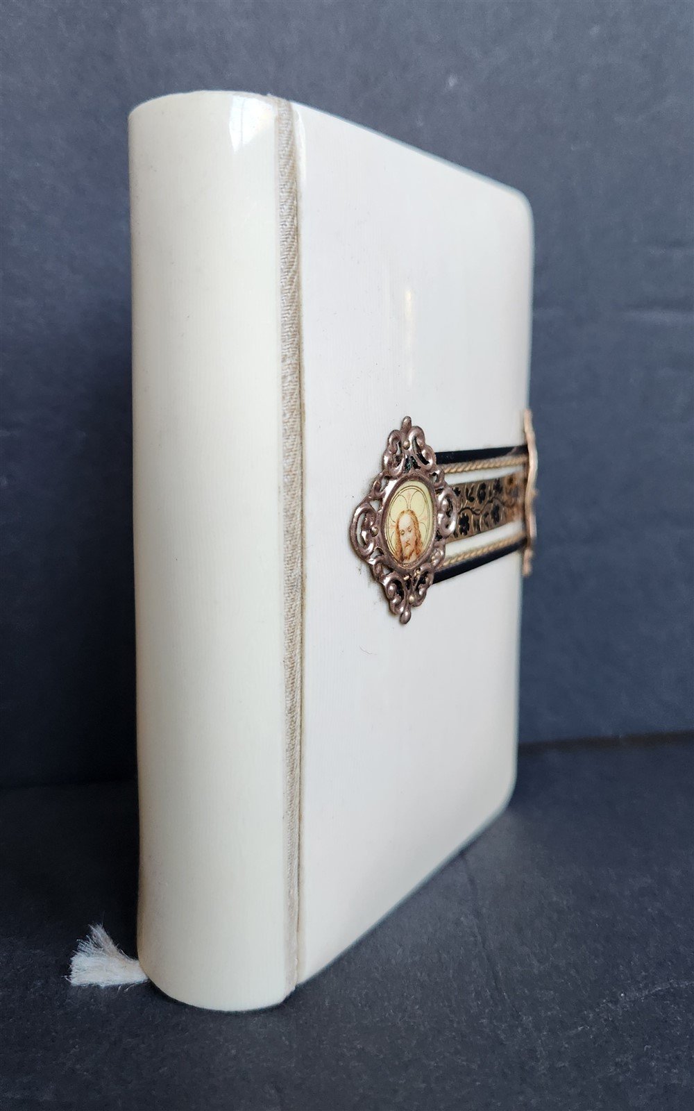 1899 PRAYER BOOK in GERMAN antique NICE BINDING w/ APPLIED CROSS DECORATION