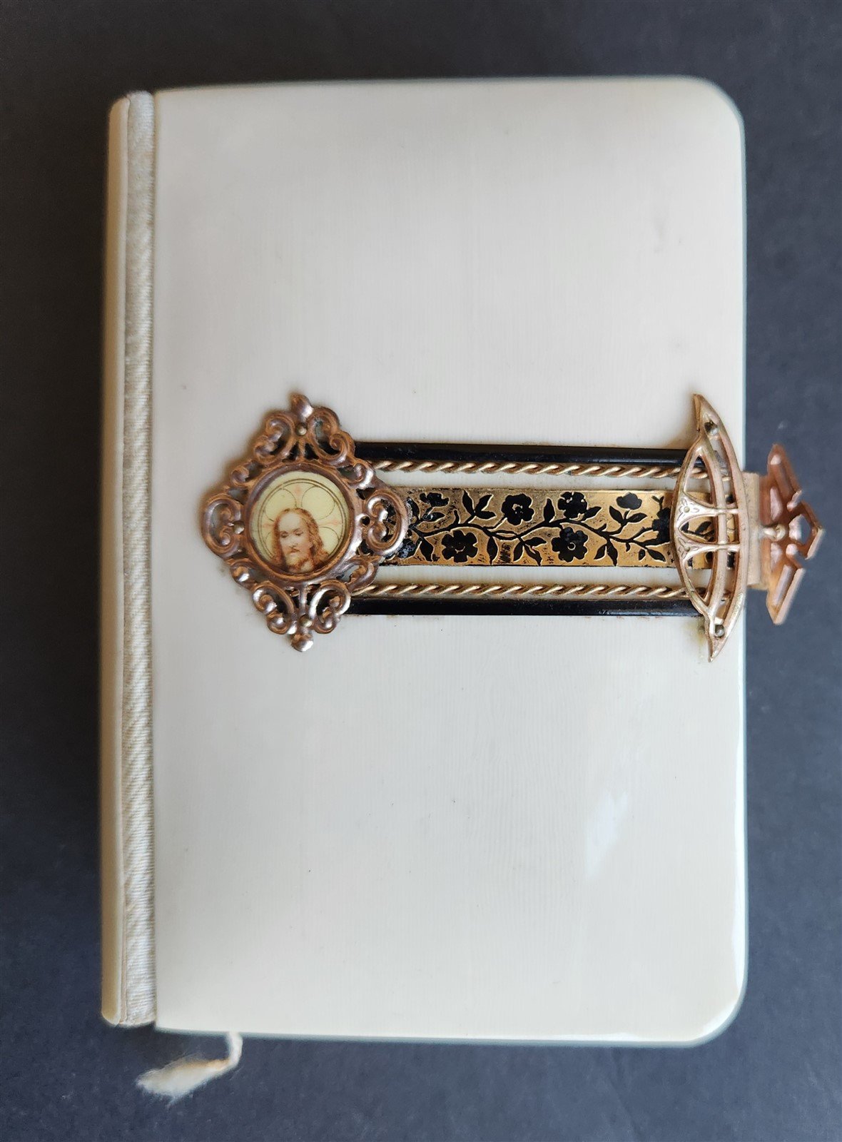 1899 PRAYER BOOK in GERMAN antique NICE BINDING w/ APPLIED CROSS DECORATION