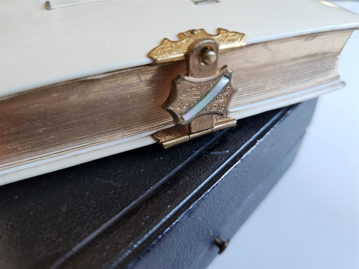 1890s DEVOTIONAL BOOK in GERMAN antique BINDING w/ APPLIED MOTHER OF PEARL CROSS