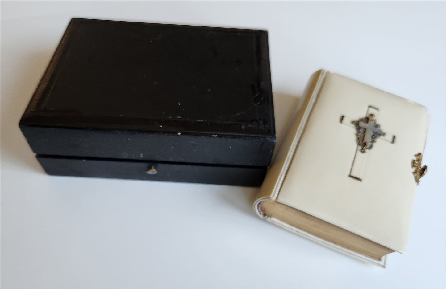 1890s DEVOTIONAL BOOK in GERMAN antique BINDING w/ APPLIED MOTHER OF PEARL CROSS