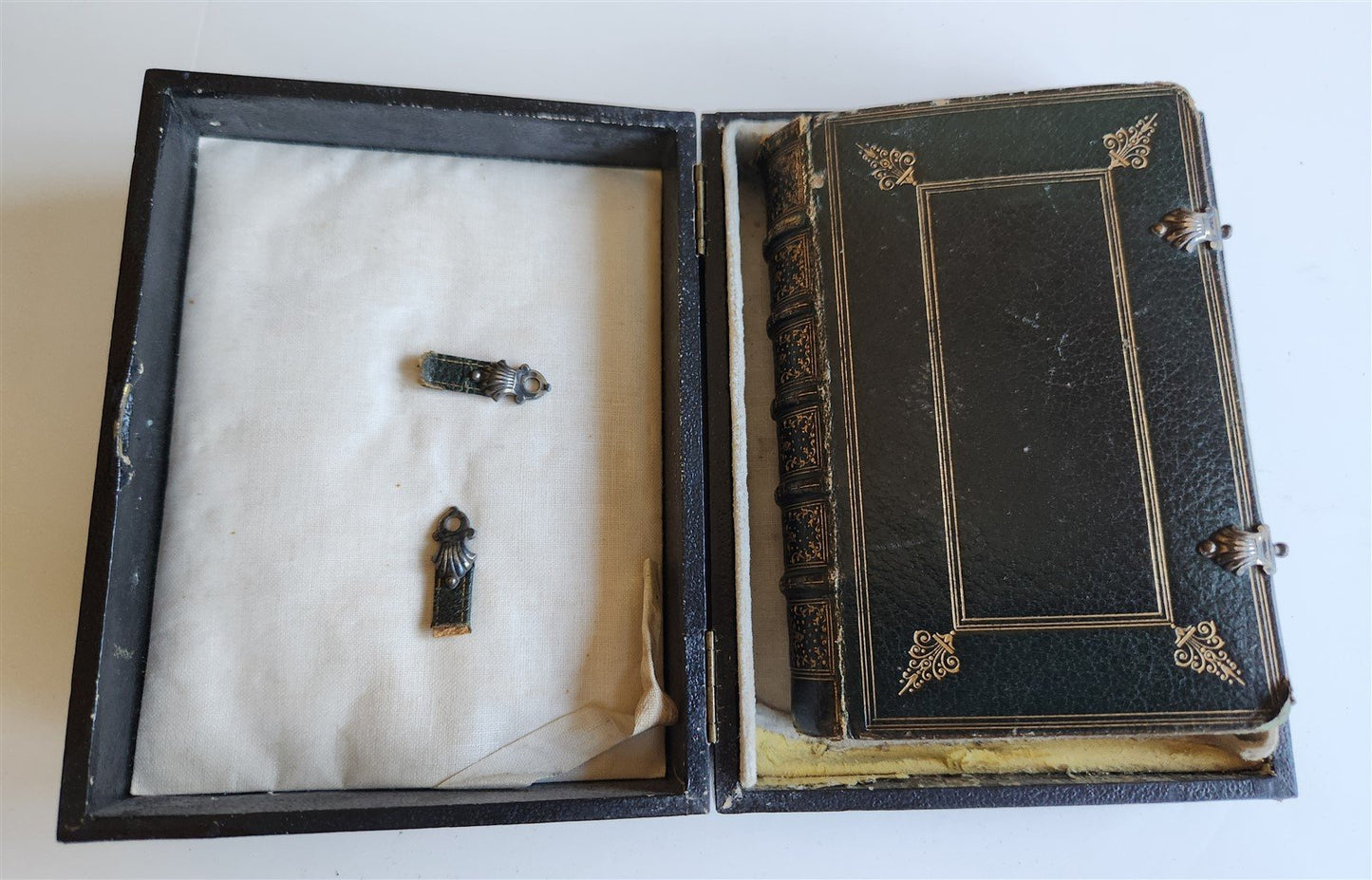 1840s PAROSSIEN ROMAIN antique FRENCH DEVOTIONAL BOOK w/ BOX