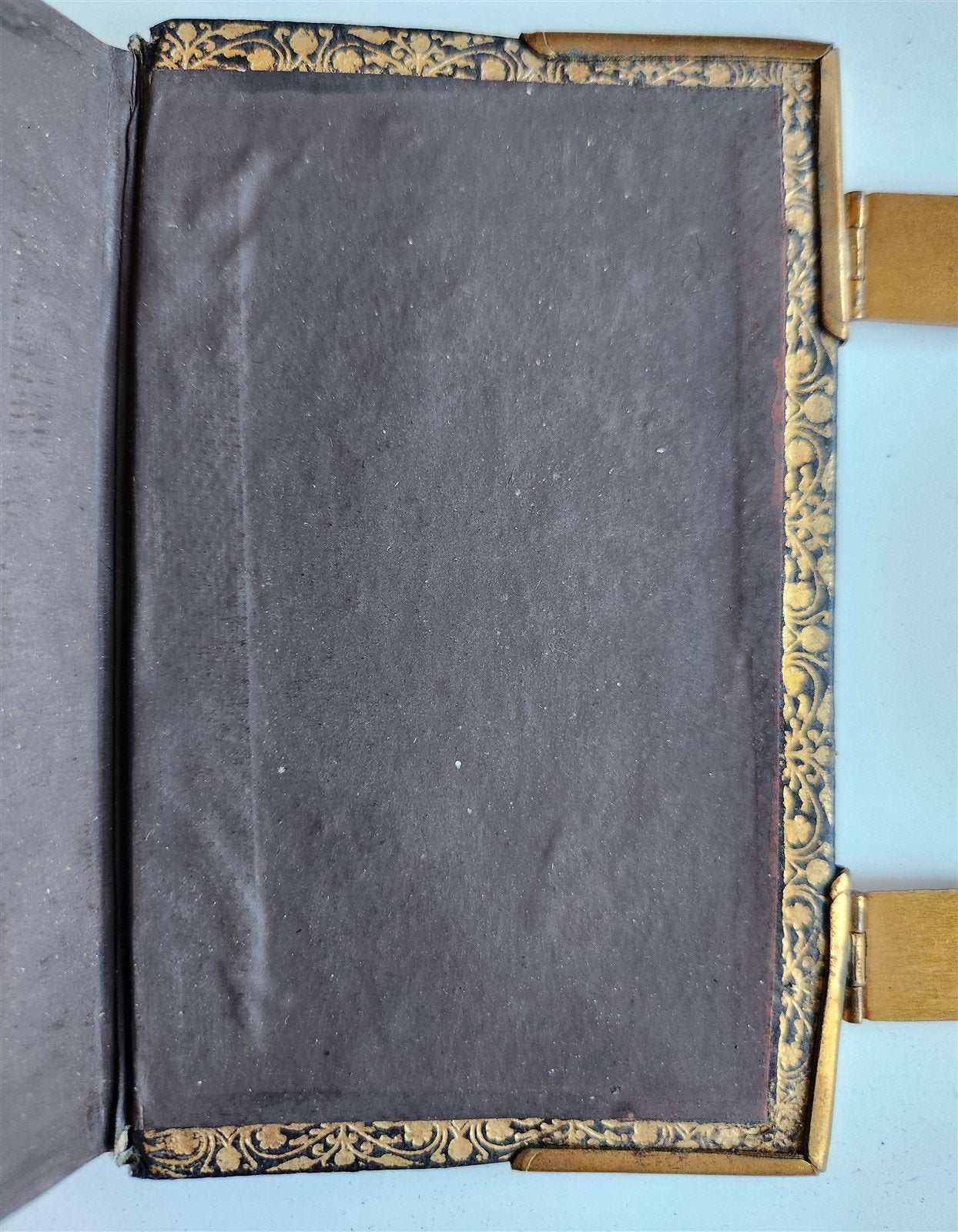 1830s COMMON PRAYER BOOK w/ PSALTER in ENGLISH antique BRASS DECORATED BINDING