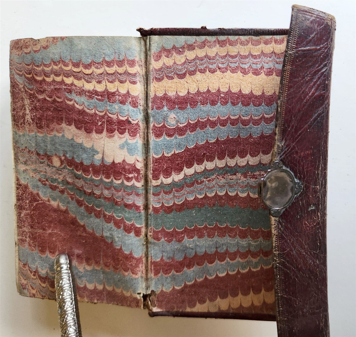 1782 BIBLE in ENGLISH antique CAMBRIDGE wallet style leather binding