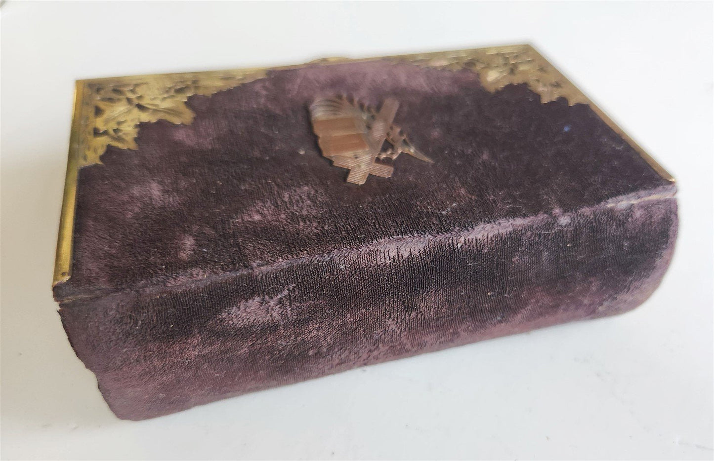 1860s THE BOOK OF COMMON PRAYER in ENGLISH antique BRASS & VELVET BINDING