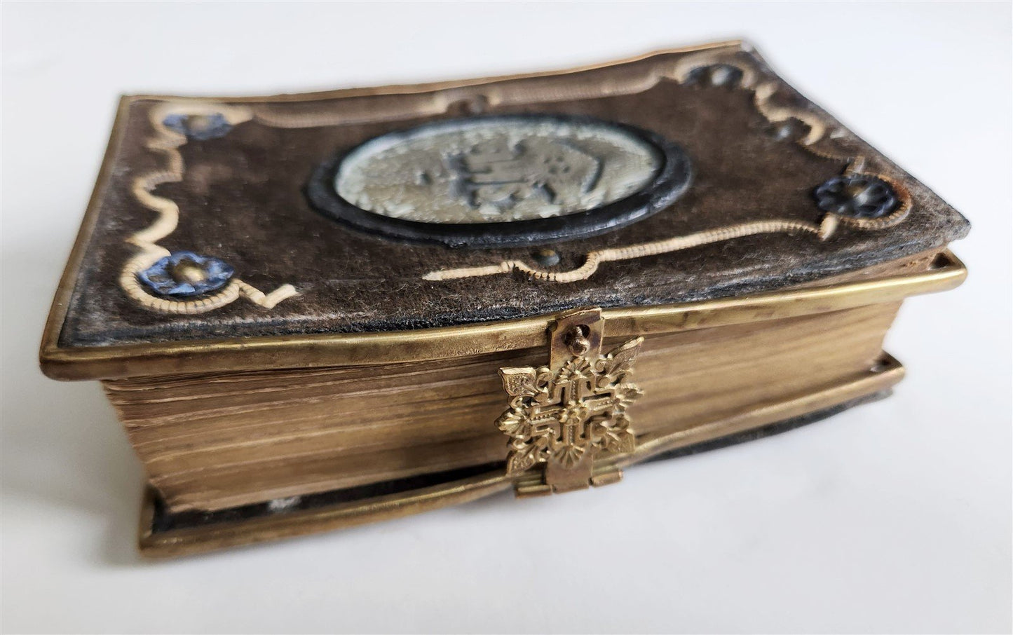 1840s PRAYER BOOK in GERMAN antique VELVET BINDING w/ METAL DECORATIONS