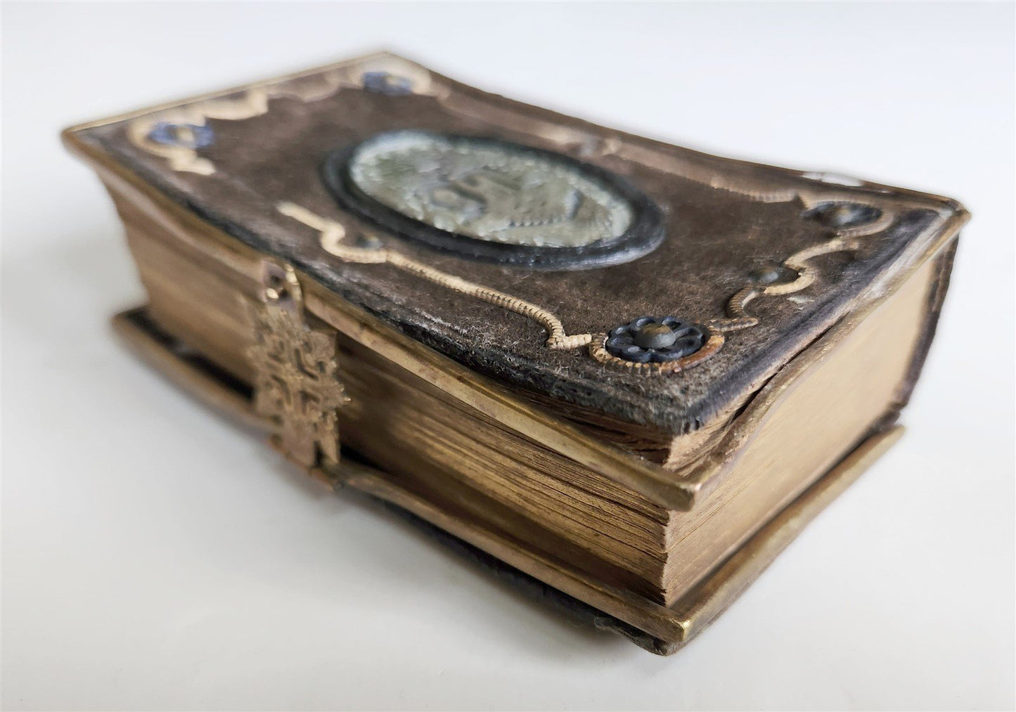 1840s PRAYER BOOK in GERMAN antique VELVET BINDING w/ METAL DECORATIONS
