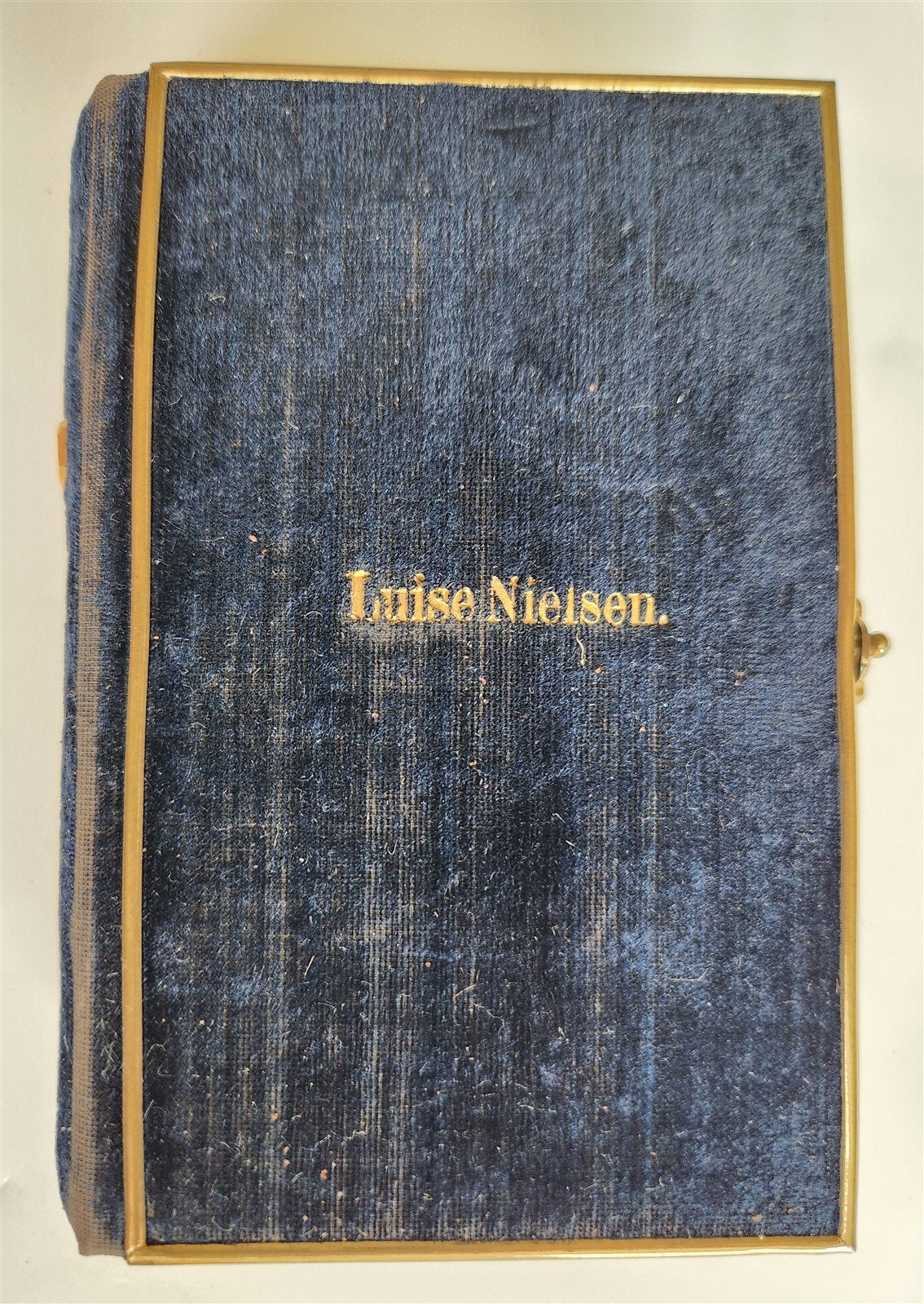 1871 PSALM BOOK in DANISH antique DECORATIVE VELVET BINDING w/ BRASS EDGES