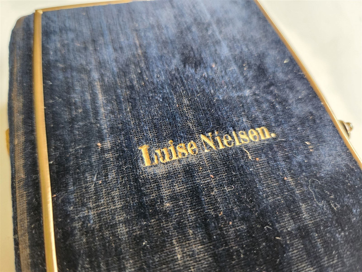 1871 PSALM BOOK in DANISH antique DECORATIVE VELVET BINDING w/ BRASS EDGES
