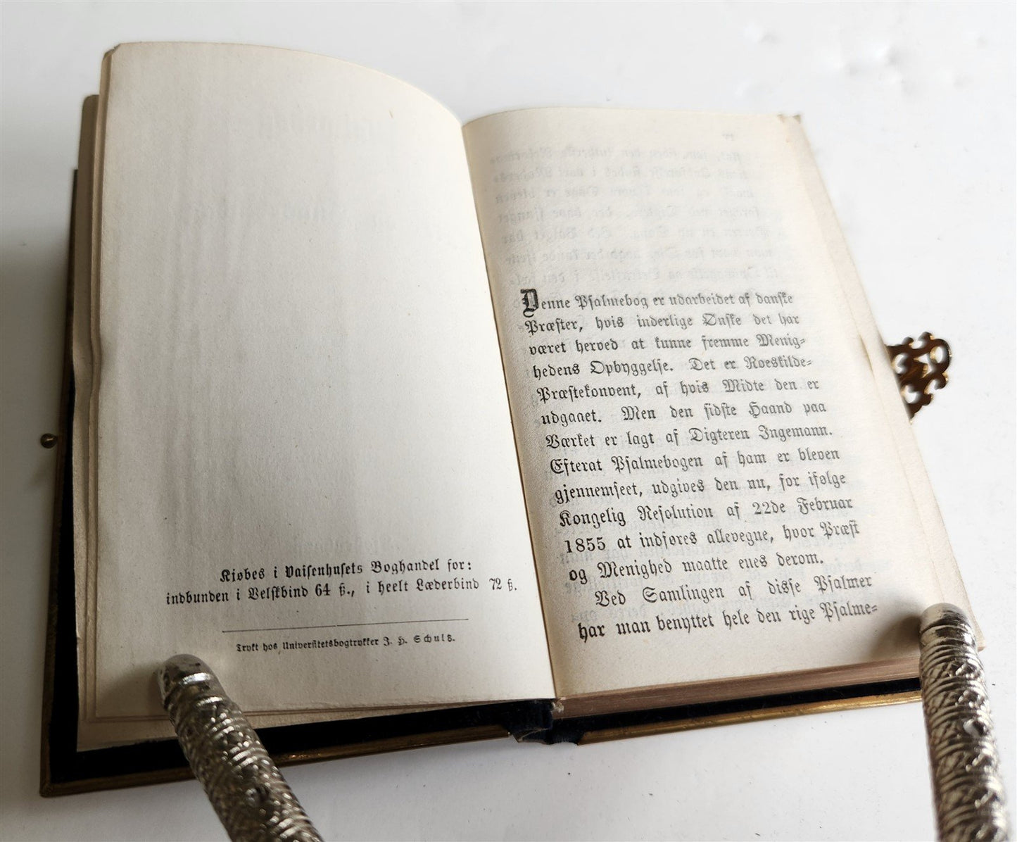 1871 PSALM BOOK in DANISH antique DECORATIVE VELVET BINDING w/ BRASS EDGES