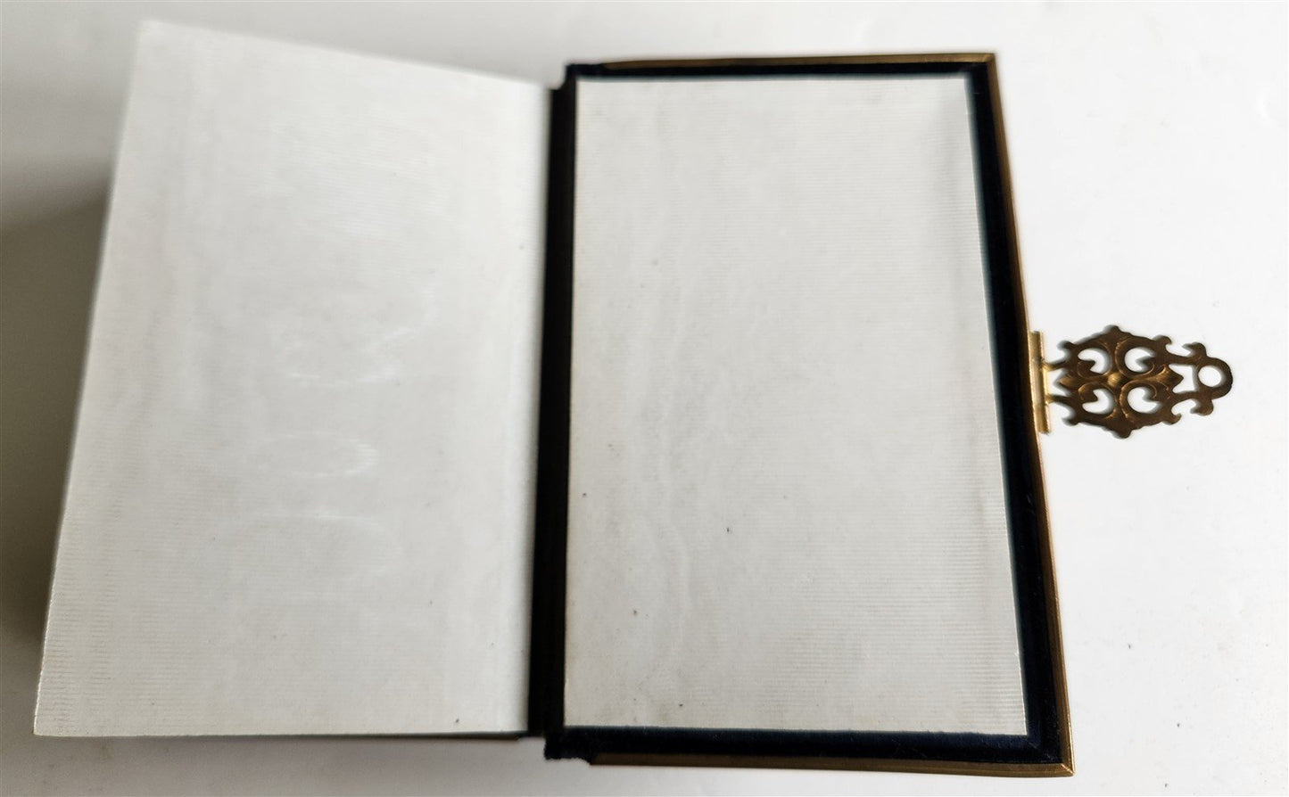 1871 PSALM BOOK in DANISH antique DECORATIVE VELVET BINDING w/ BRASS EDGES