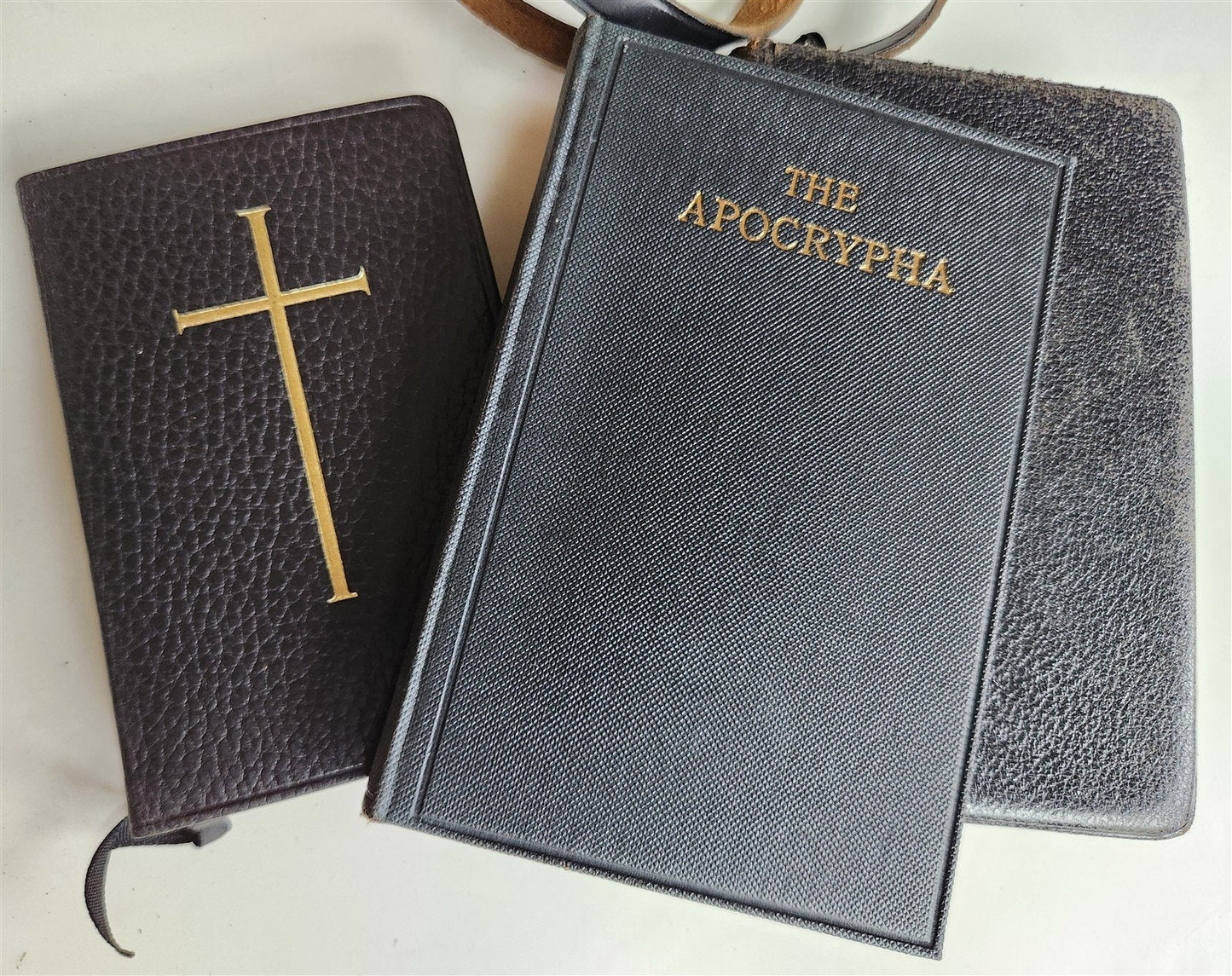1900s BIBLE CONCORDANCE BOOK OF COMMON PRAYER & APOCRYPHA in ENGLISH antique