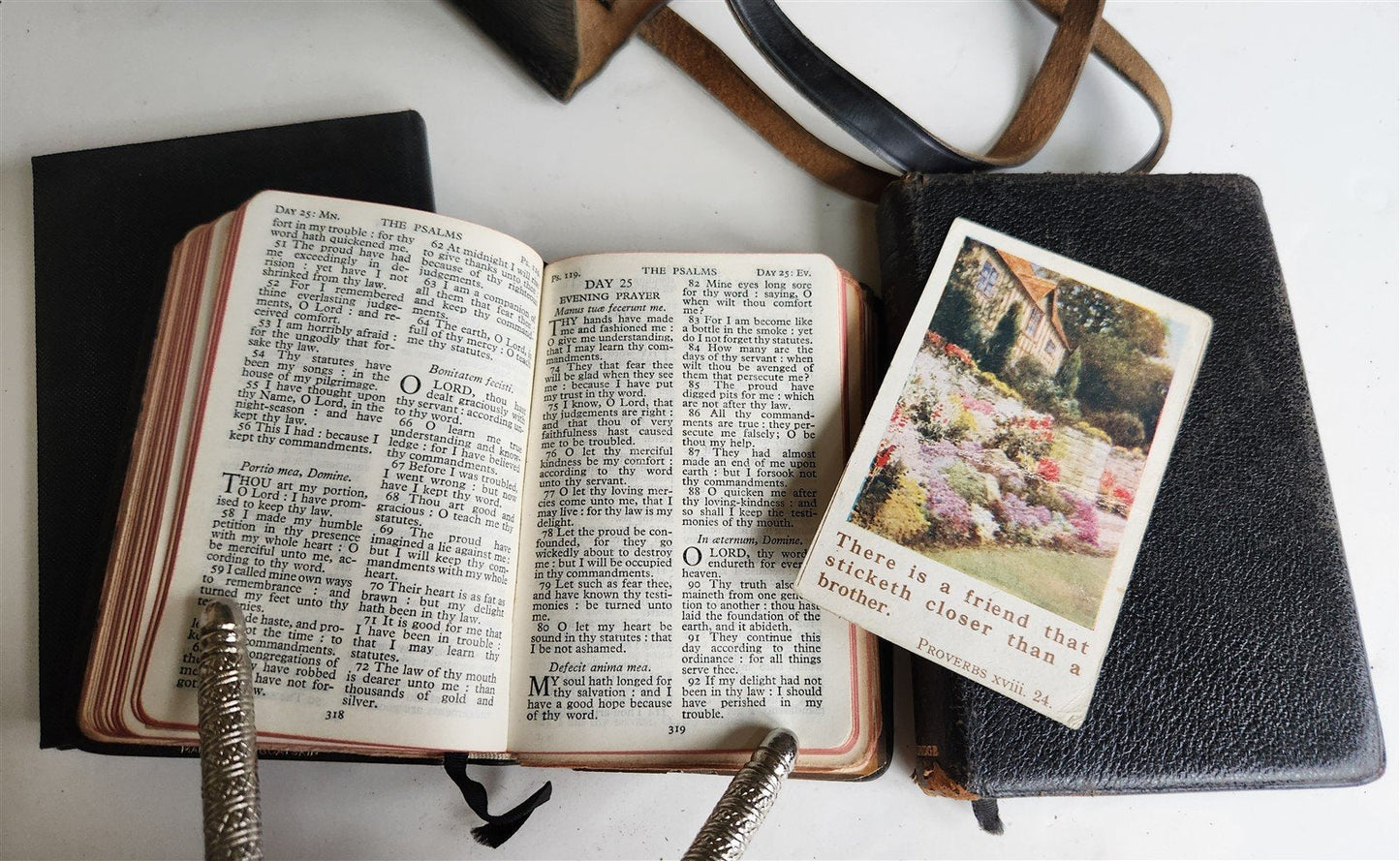 1900s BIBLE CONCORDANCE BOOK OF COMMON PRAYER & APOCRYPHA in ENGLISH antique