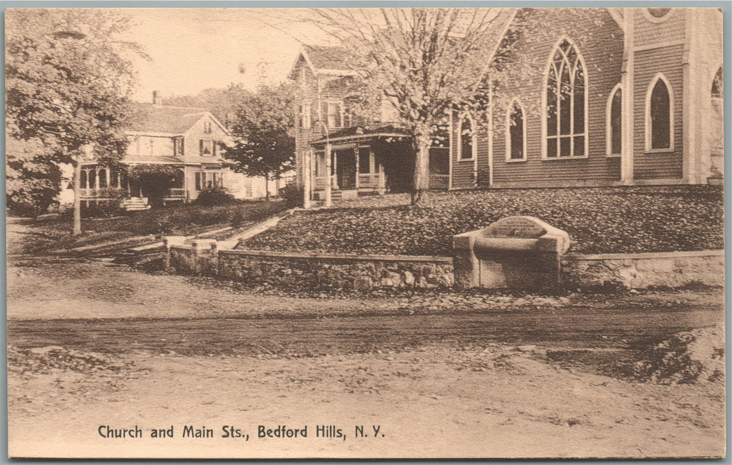 BEDFORD HILLS NY CHURCH & MAIN STREETS ANTIQUE POSTCARD