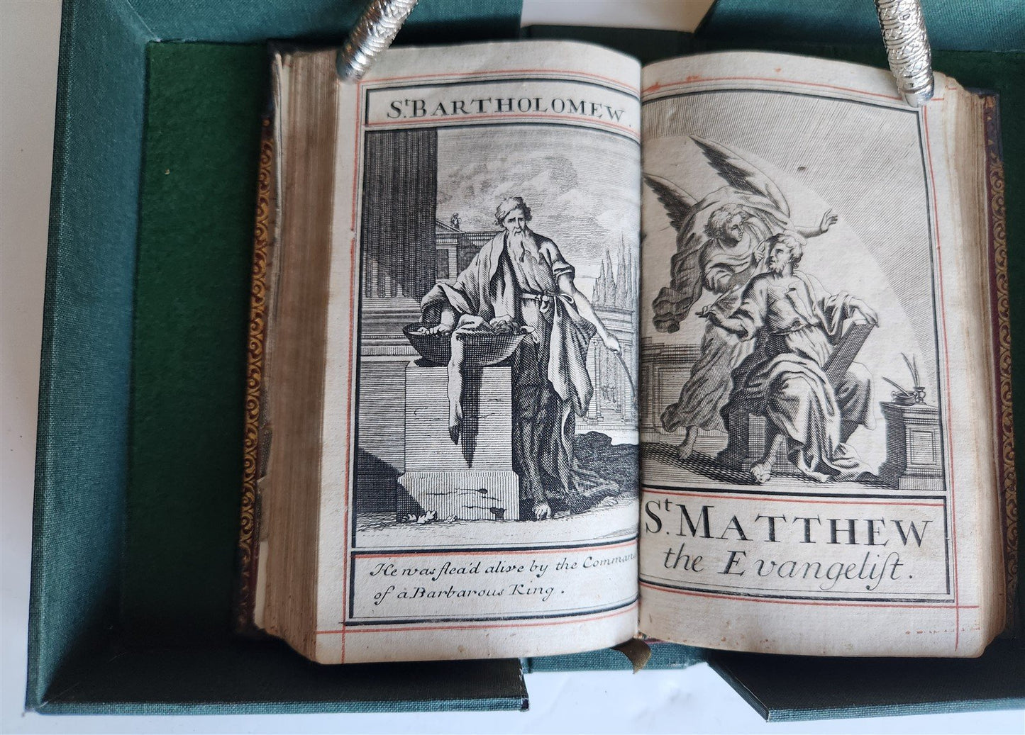 1715 BOOK of PSALMS antique in ENGLISH original binding w/ silver corners 18th C