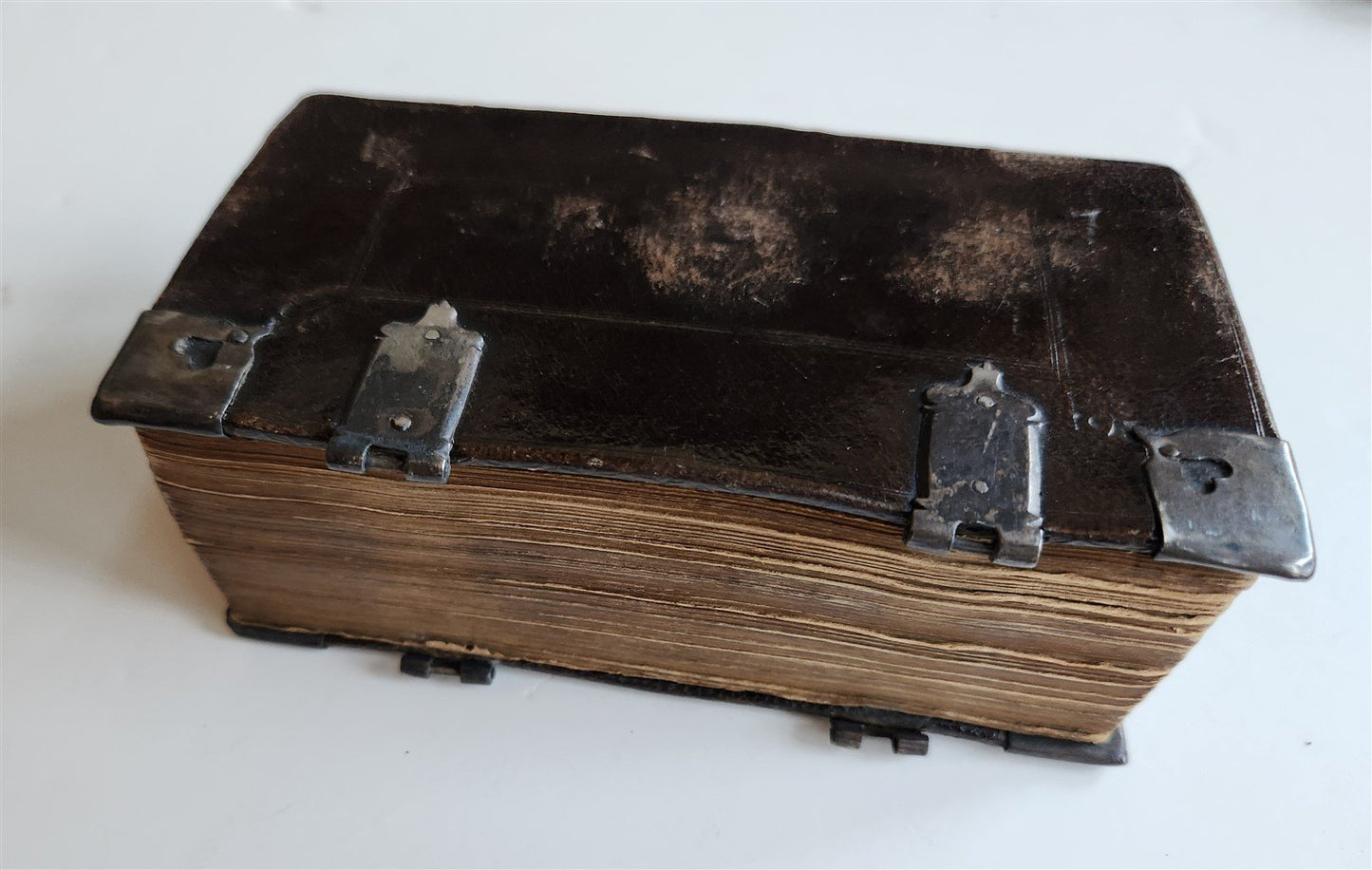 1681 BIBLE in ENGLISH antique OLD & NEW TESTAMENT BINDING w/METAL CORNER PIECES