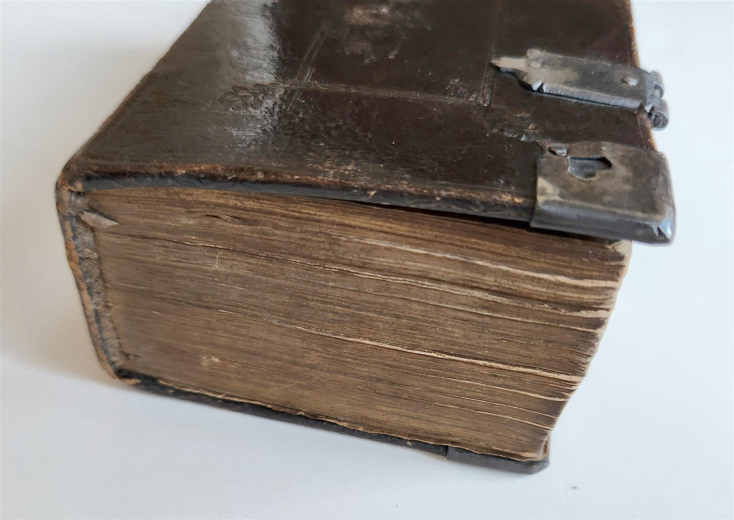 1681 BIBLE in ENGLISH antique OLD & NEW TESTAMENT BINDING w/METAL CORNER PIECES