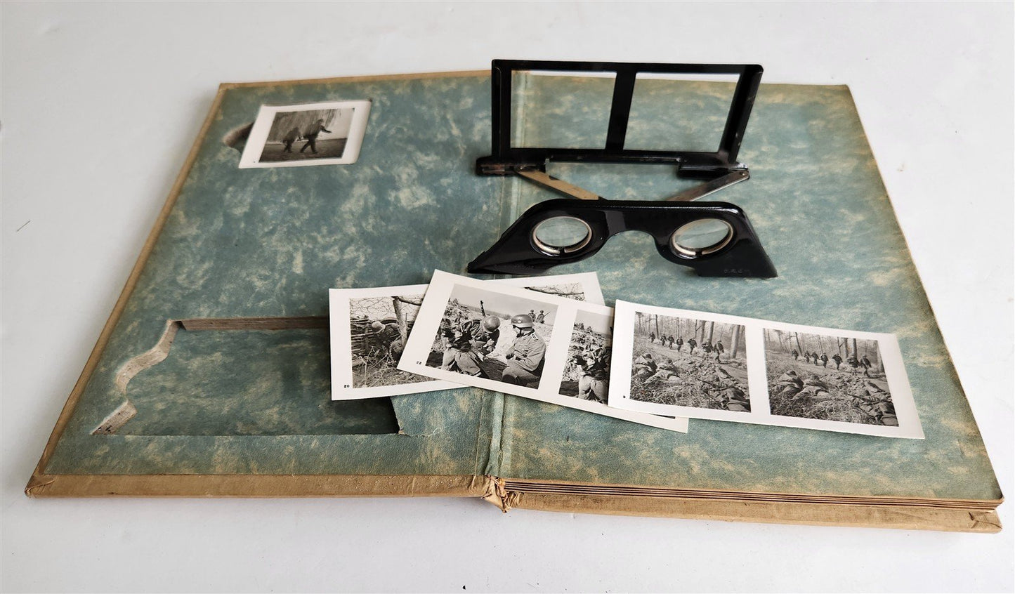 1940 GERMAN WWII PHOTOBOOK antique w/ 100 STEREOPHOTOS & VIEWER