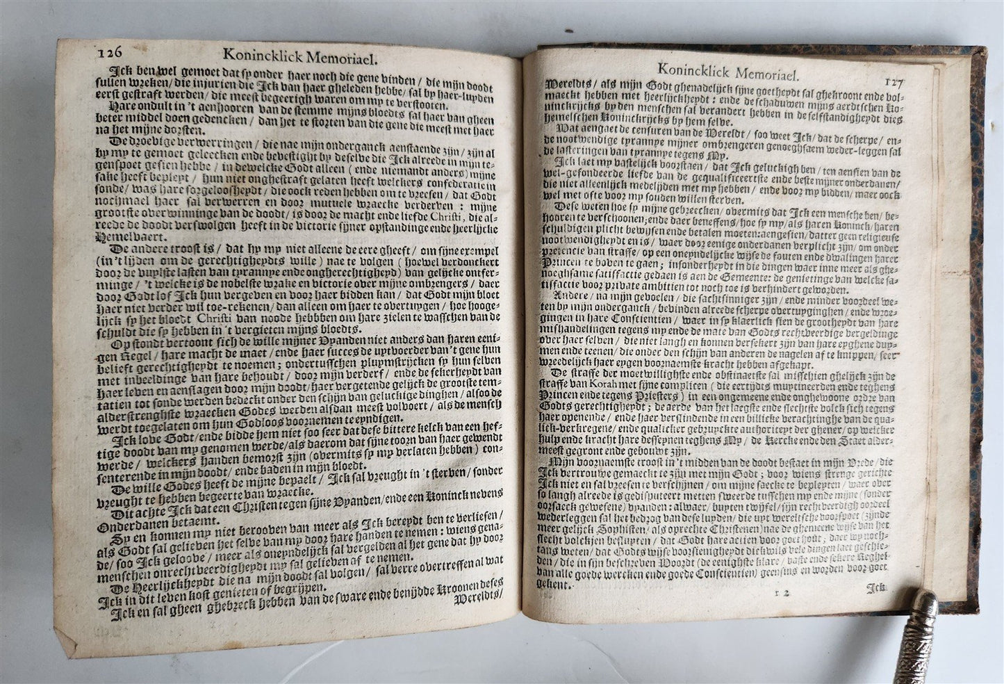 1649 Eikon Basilike Konincklick Memoriael Carolus Stuart antique in DUTCH