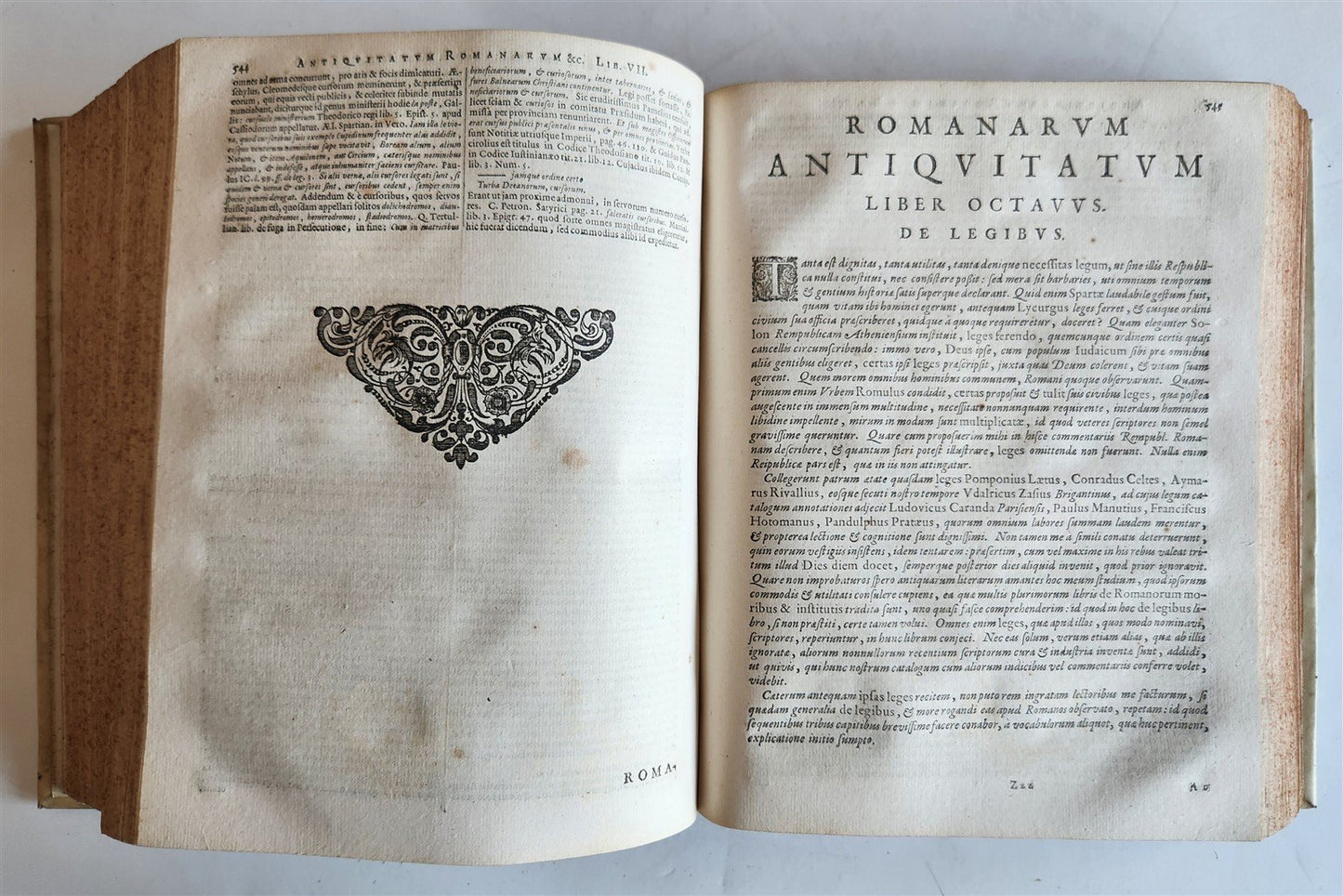 1685 ROMAN ANTIQUTIES antique ILLUSTRATED vellum bound in LATIN