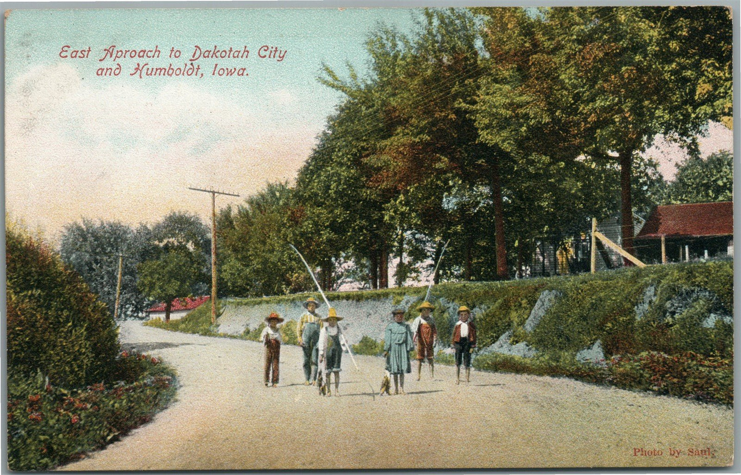 HUMBOLDT IA EAST APROACH TO DAKOTA CITY ANTIQUE POSTCARD