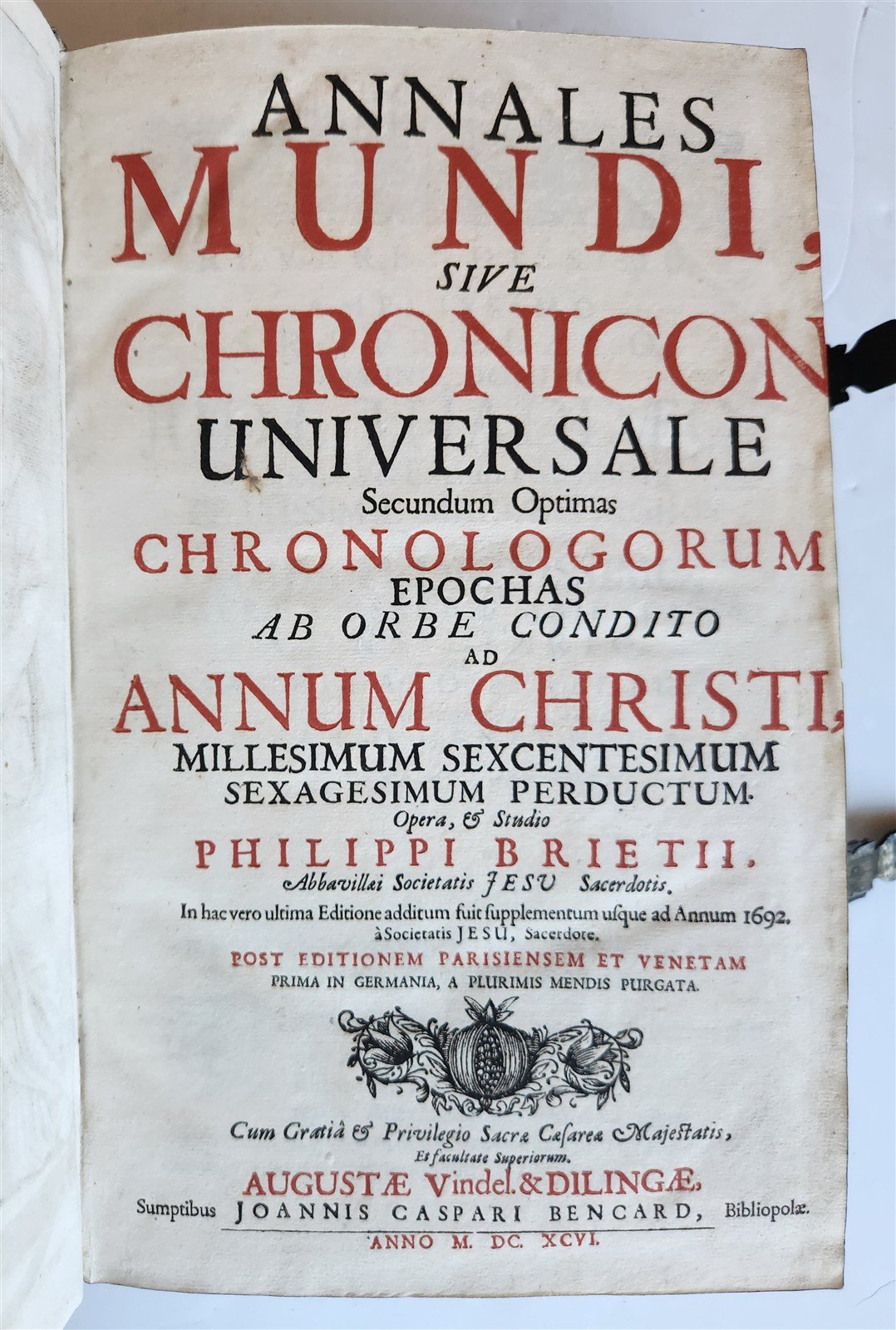 1696 WORLD'S CHRONICLE antique PIGSKIN BOUND FOLIO w/ CLASPS decorative