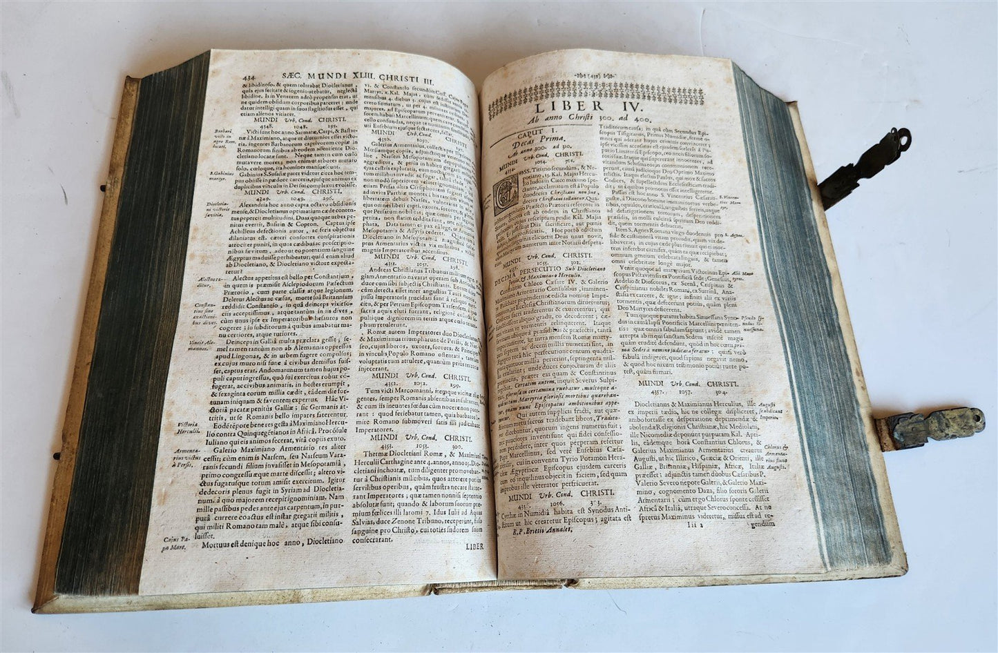 1696 WORLD'S CHRONICLE antique PIGSKIN BOUND FOLIO w/ CLASPS decorative