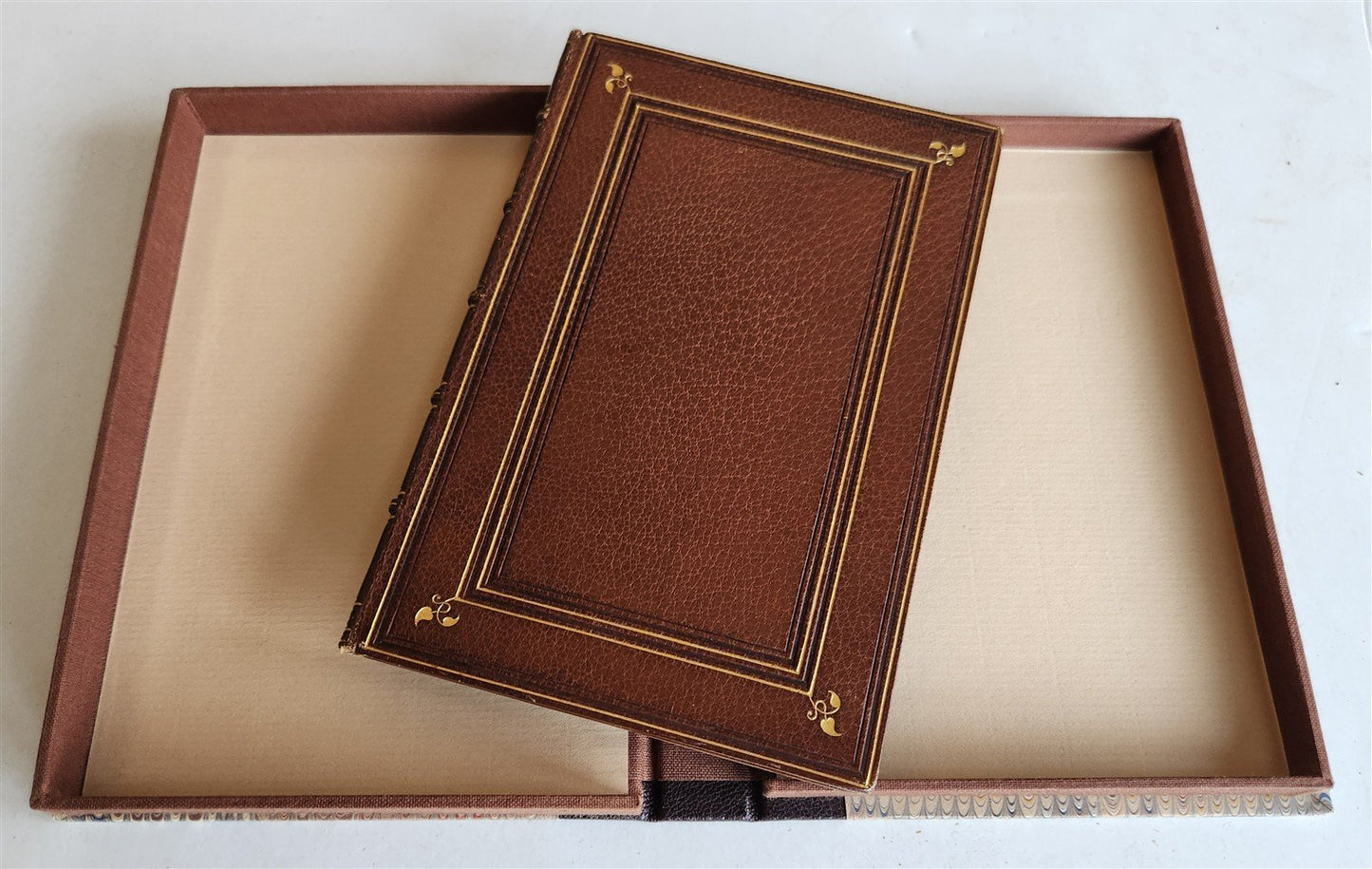 1533 POST-INCUNABULA COSMOGRAPHIA by PETRUS APIANUS antique ILLUSTRATED