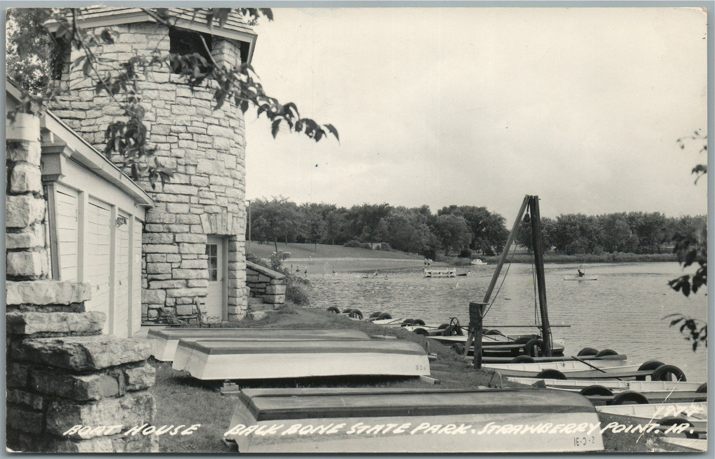 STRAWBERRY POINT IA BACK BONE PARK BOAT HOUSE VINTAGE REAL PHOTO POSTCARD RPPC