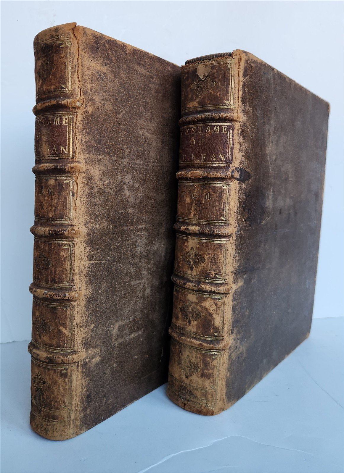 1718 BIBLE in FRENCH 2 volumes NEW TESTAMENT antique ILLUSTRATED w/ MAPS