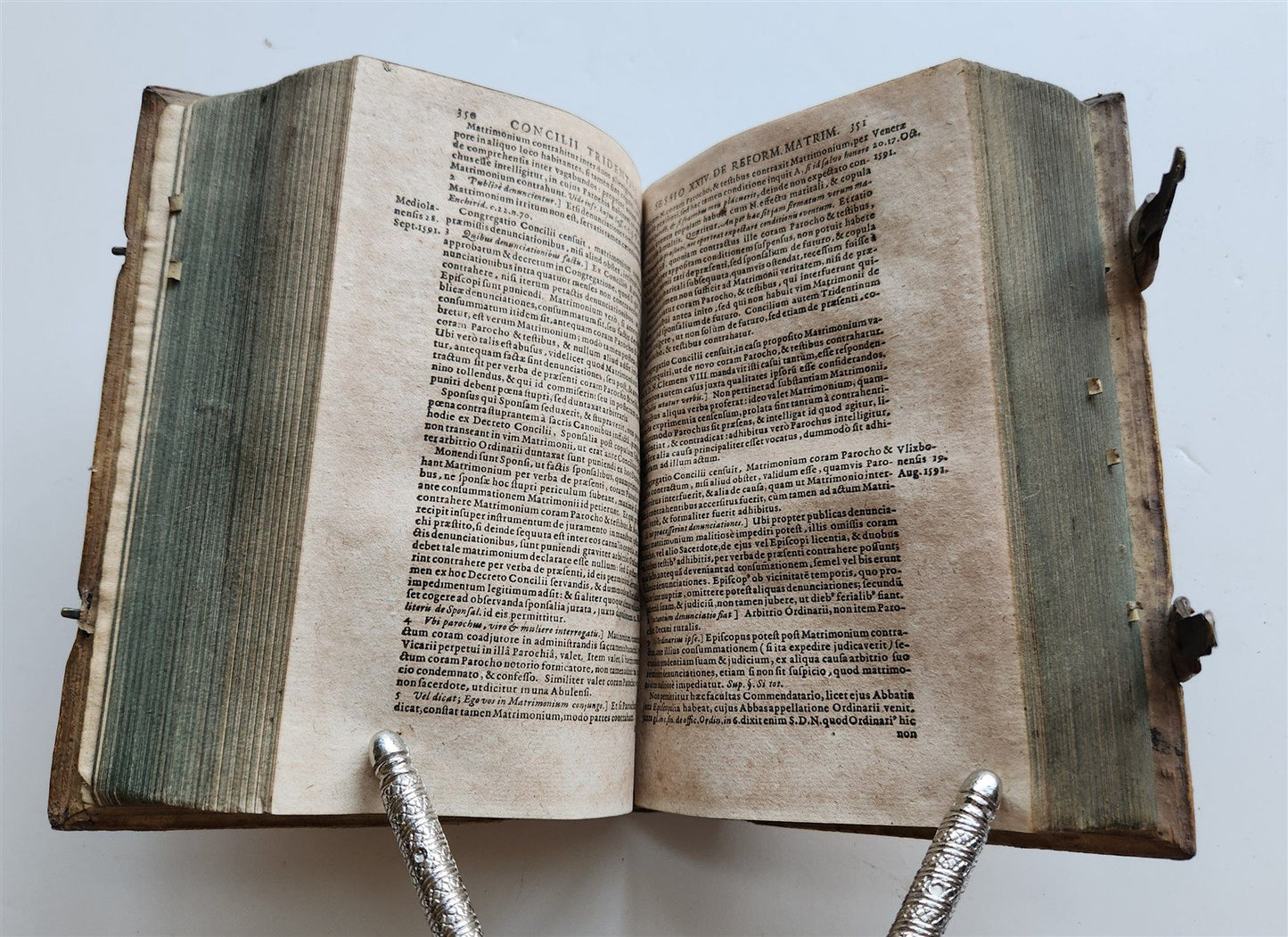 1664 COUNCIL OF TRENT antique decorative PIGSKIN over WOOD BINDING w/ CLASPS