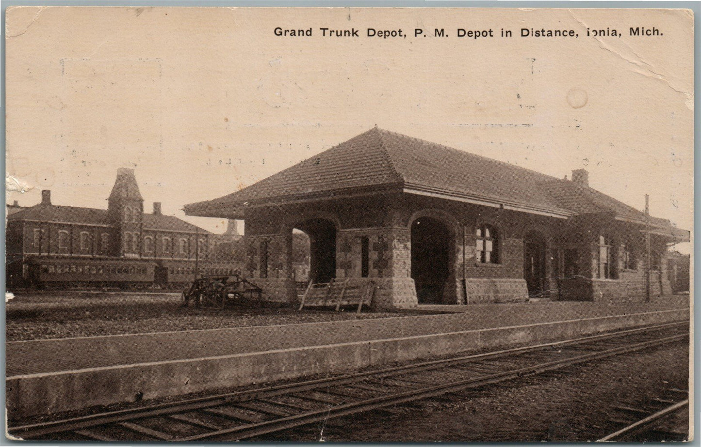 IONIA MI RAILROAD DEPOT RAILWAY STATION ANTIQUE POSTCARD