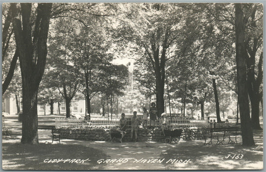 GRAND HAVEN MI CITY PARK VINTAGE REAL PHOTO POSTCARD RPPC