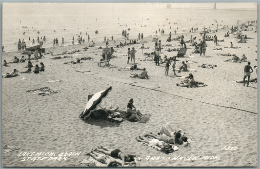 GRAND HAVEN MI LAKE MICH. BEACH STATE PARK VINTAGE REAL PHOTO POSTCARD RPPC