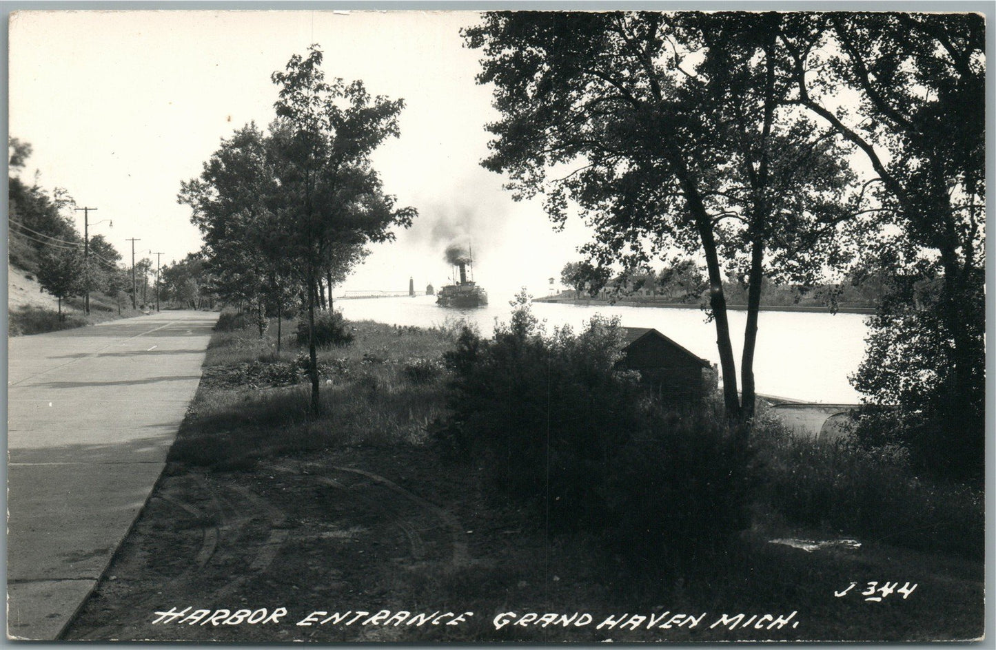 GRAND HAVEN MI HARBOR ENTRANCE VINTAGE REAL PHOTO POSTCARD RPPC