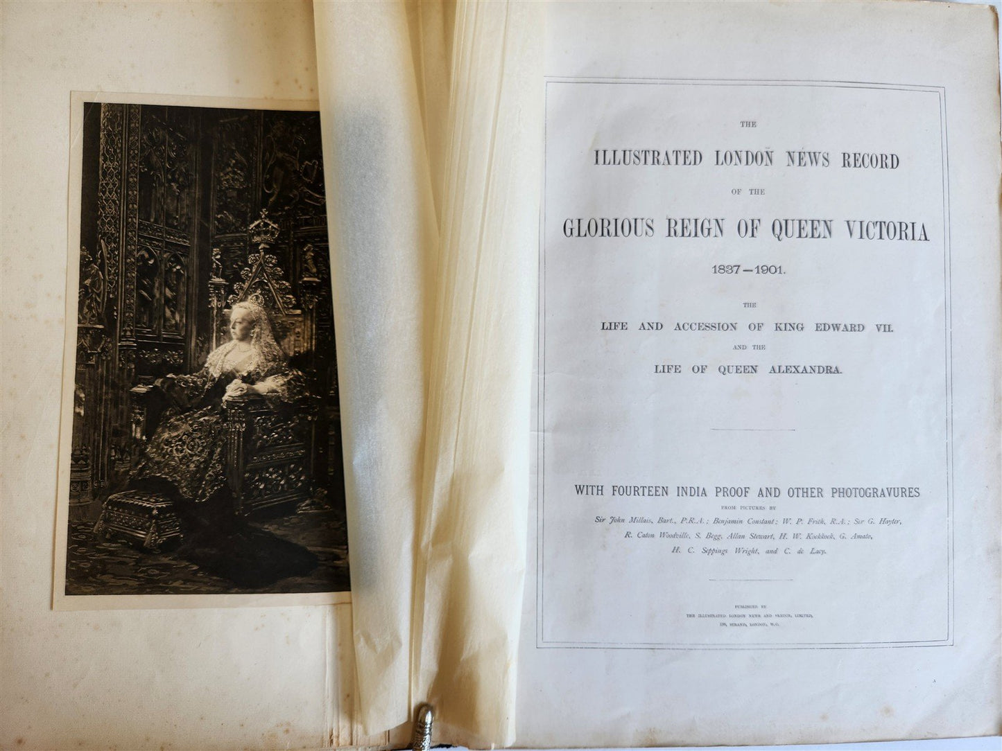 1901 Illustrated London News Record of Queen Victoria Reign antique WOOD BINDING