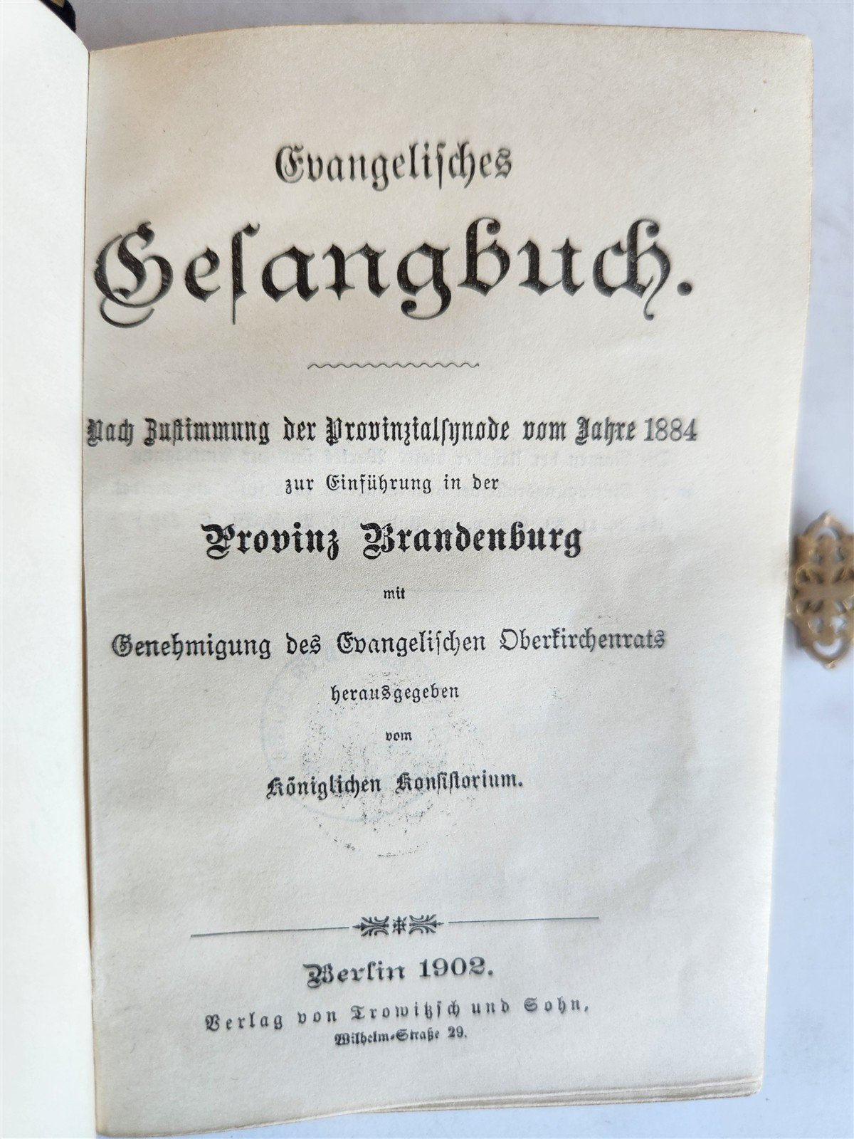 1902 GERMAN HYMNAL SONG BOOK VELVET BINDING w/ BRASS EDGES & CROSS antique
