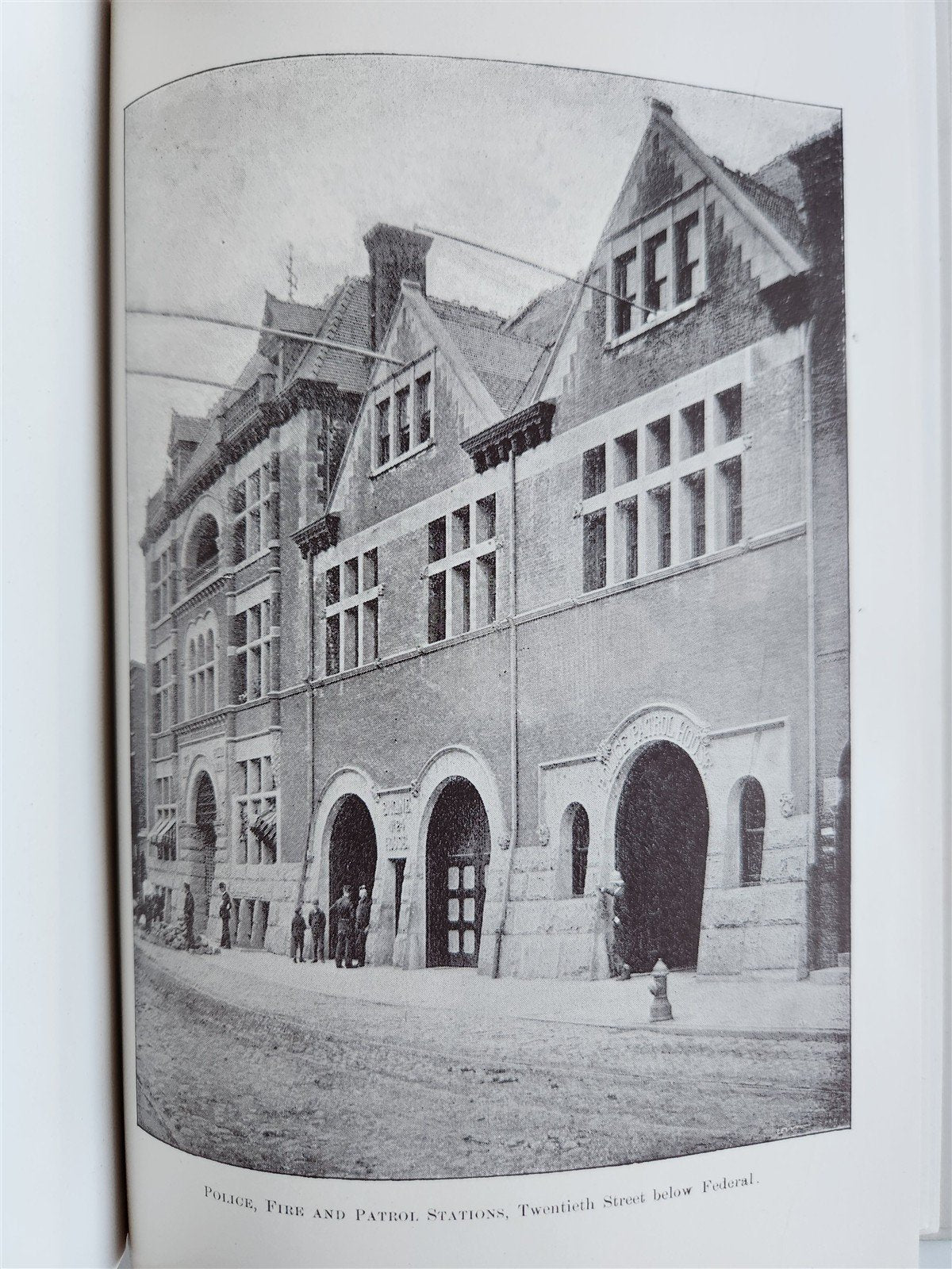 1893 PHILADELPHIA THE STORY OF AN AMERICAN CITY ILLUSTRATED antique AMERICANA