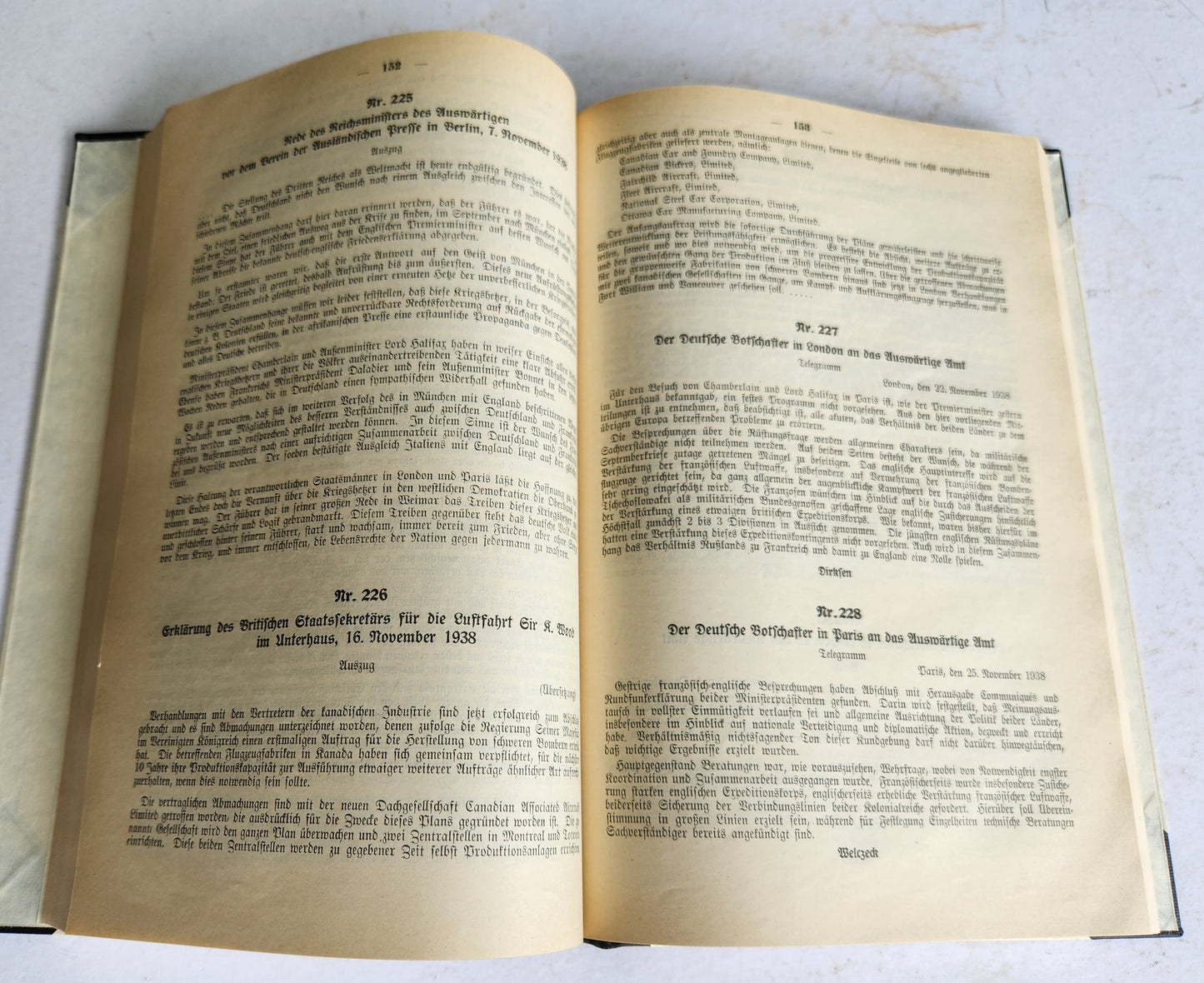 1939-1940 LOT of GERMAN POLITICAL & MILITARY DOCUMENT PUBLICATIONS