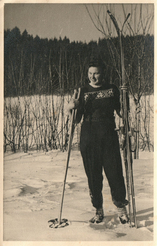 SKIER LADY ANTIQUE REAL PHOTO POSTCARD RPPC