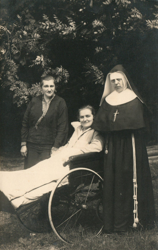 DISABLED LADY w/ NUN ANTIQUE REAL PHOTO POSTCARD RPPC